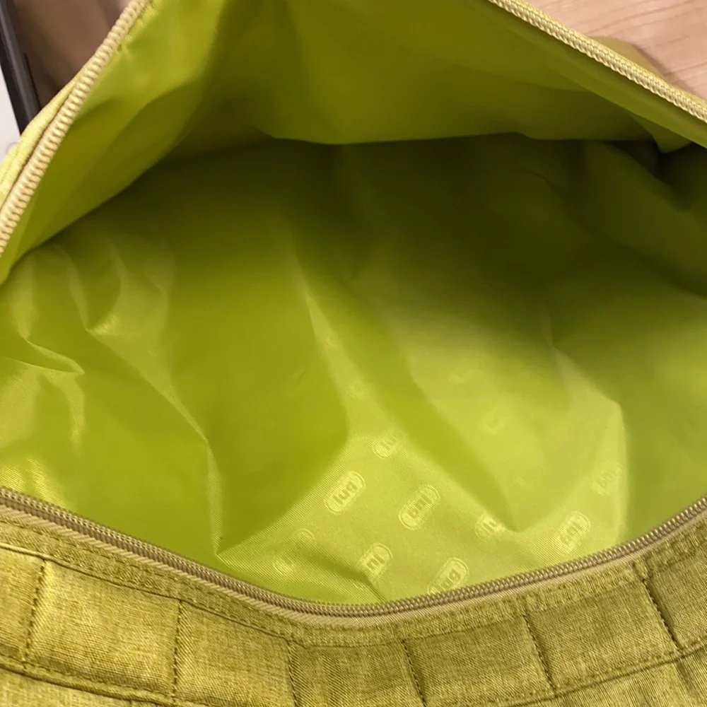 NWT Lug taxicab full tote- best one ever!